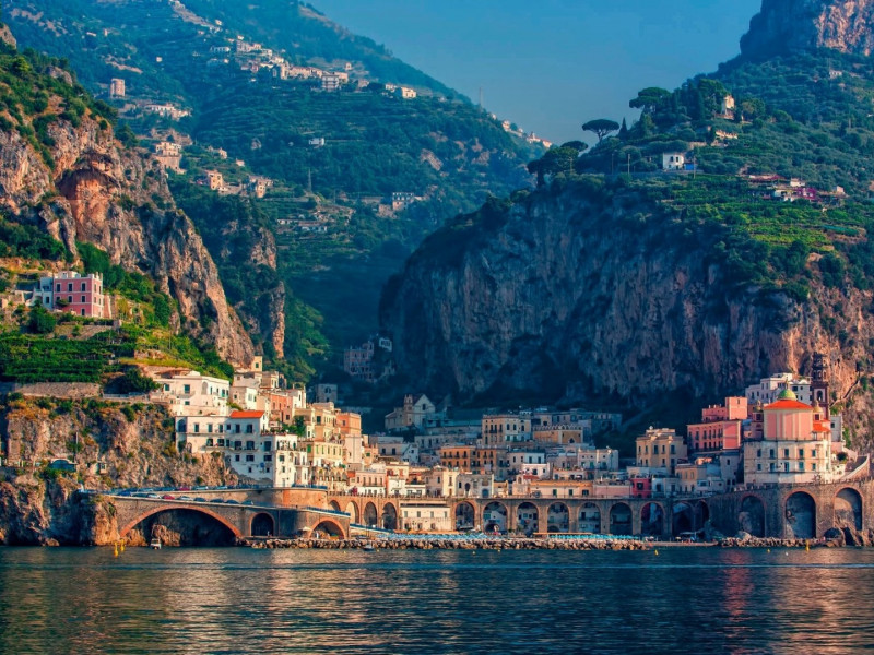 t1502277640-italy-mountain-sea-town-house