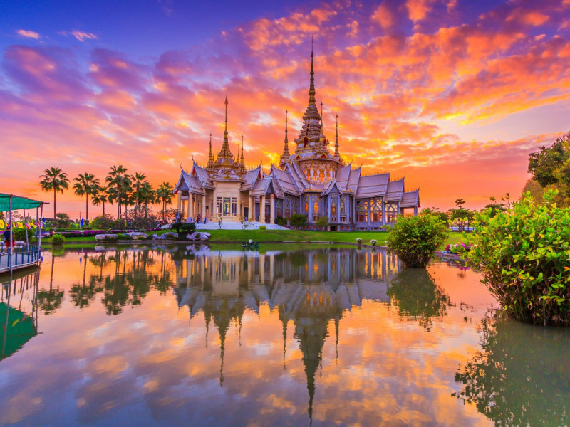 2017World___Thailand_Beautiful_temple_under_the_picturesque_sky_at_sunset__Thailand_119129_